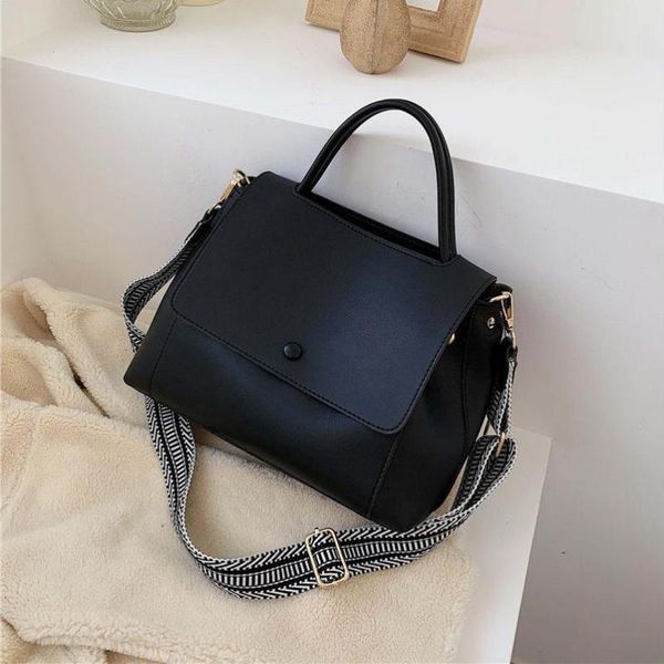 shoulder bags 2021fashion simply pu leather crossbody bag for women winter solid color messenger lady chain travel small handbag
shoulder bags 2021fashion simply pu leather crossbody bag for women winter solid color messenger lady chain travel small handbag