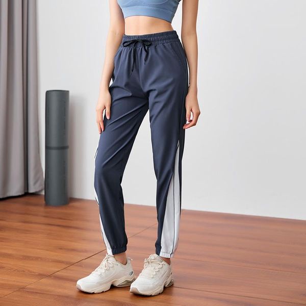 running pants 2021 women sports loose gym training yoga sweatpants summer outdoor fitness jogging trousers spliced colors, Black;blue
running pants 2021 women sports loose gym training yoga sweatpants summer outdoor fitness jogging trousers spliced colors, Black;blue