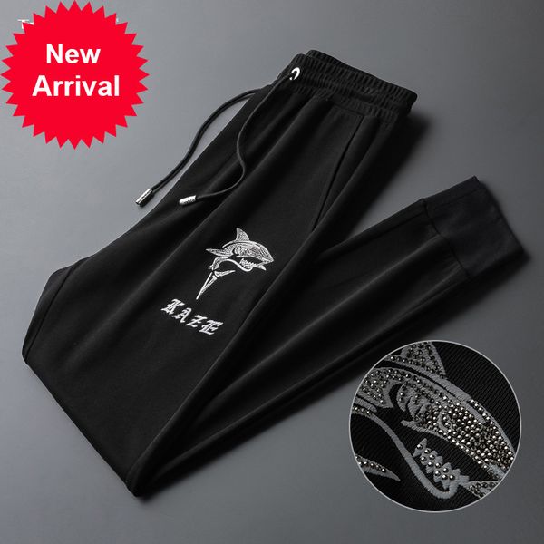 2021 shark embroidered sports track jogger drawstring sewing fine personality section pants hi00, Black
2021 shark embroidered sports track jogger drawstring sewing fine personality section pants hi00, Black