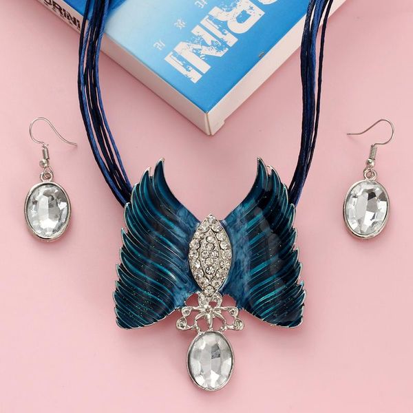 earrings & necklace 3pcs butterfly pendant set multilayer crystal engagement sets party birthday wedding gift jewelry, Silver
earrings & necklace 3pcs butterfly pendant set multilayer crystal engagement sets party birthday wedding gift jewelry, Silver