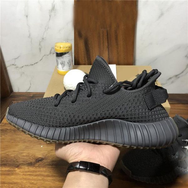 2021 men women kanye west running shoes zebra tail light black red natural cinder static reflective mens sport sneakers with box
2021 men women kanye west running shoes zebra tail light black red natural cinder static reflective mens sport sneakers with box