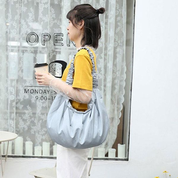 evening bags 2021 pleated handlebags for women pu cloud leisure bag shopping shoulder dumpling handbag female vintage nylon
evening bags 2021 pleated handlebags for women pu cloud leisure bag shopping shoulder dumpling handbag female vintage nylon