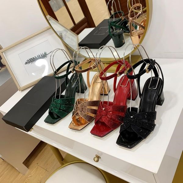 luxury middle heel strappy sandals for ladies with leather outsole inlaid with diamond-pattern series with a twist, Black
luxury middle heel strappy sandals for ladies with leather outsole inlaid with diamond-pattern series with a twist, Black