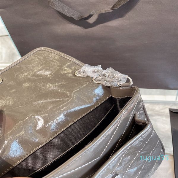 designer fashion bags style rhombus embroidery thread chain bag texture one-shoulder messenger
designer fashion bags style rhombus embroidery thread chain bag texture one-shoulder messenger