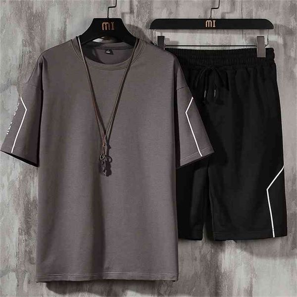 men's t shirt and short set male summer casual short sleeve and pants suits sports running set streetwear tshirts 210806, Gray
men's t shirt and short set male summer casual short sleeve and pants suits sports running set streetwear tshirts 210806, Gray