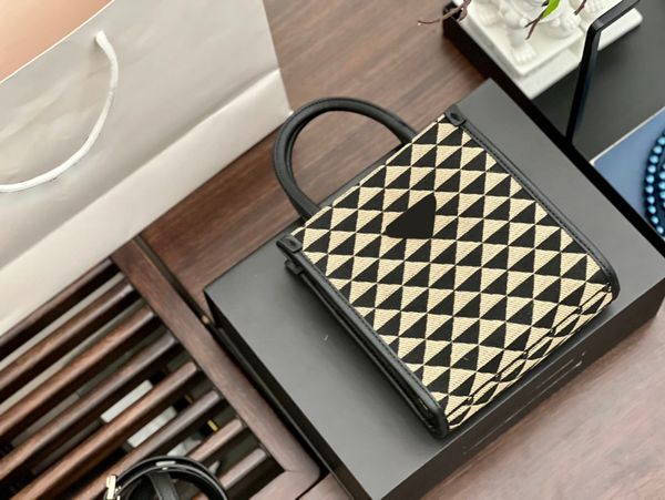 designerd woman shoulder bag female handbag fashion bags luxurys sac urban style 2021 super
designerd woman shoulder bag female handbag fashion bags luxurys sac urban style 2021 super