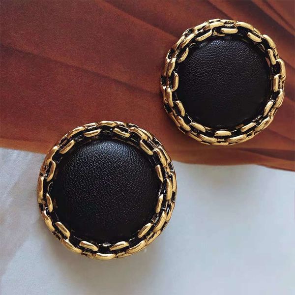 hbp fashion korean dongdamen personalized metal chain pu leather round velvet exaggerated big earrings, Silver
hbp fashion korean dongdamen personalized metal chain pu leather round velvet exaggerated big earrings, Silver
