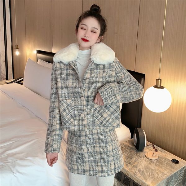 new plaid woolen suits women winter new thick short fur collar coats + high waist mini skirt two-pieces female sets, Black;brown
new plaid woolen suits women winter new thick short fur collar coats + high waist mini skirt two-pieces female sets, Black;brown