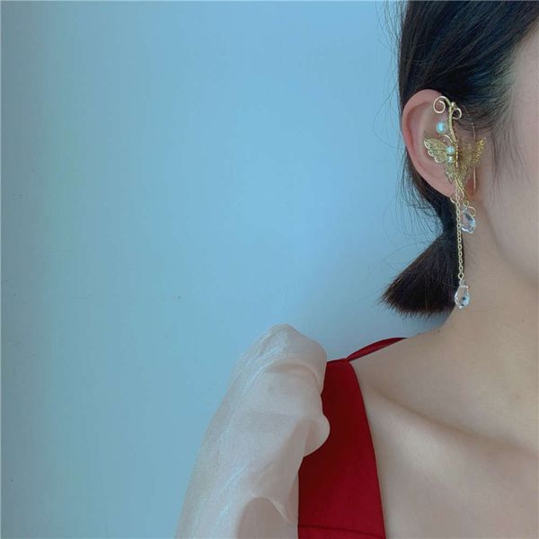 hbp fashion high level romantic butterfly crystal three-dimensional tassel temperament long style no hole ear hanging girl, Silver
hbp fashion high level romantic butterfly crystal three-dimensional tassel temperament long style no hole ear hanging girl, Silver