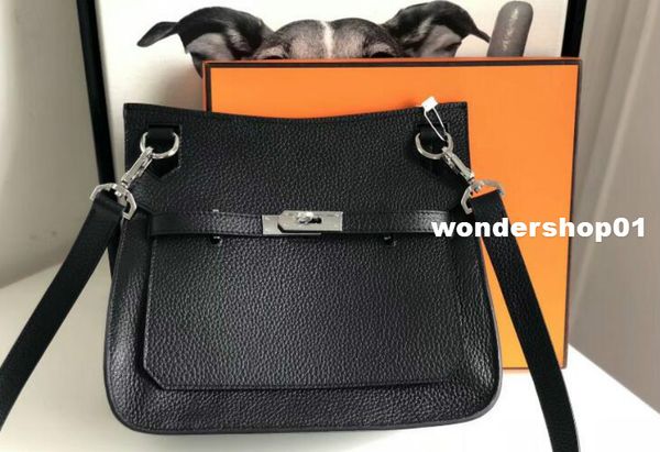 3a quality jipsiere 28cm taurillon clemence leather shoulder bag,front flap closure with swivel clasp,come with dust bag box, Black;red
3a quality jipsiere 28cm taurillon clemence leather shoulder bag,front flap closure with swivel clasp,come with dust bag box, Black;red