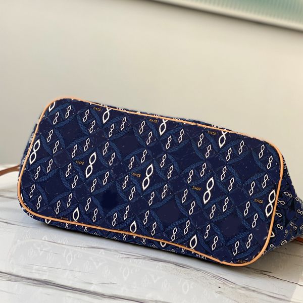 travelling bag large capacity handbag woman bags fashion canvas patchwork color embroidery letter string interior zipper
travelling bag large capacity handbag woman bags fashion canvas patchwork color embroidery letter string interior zipper