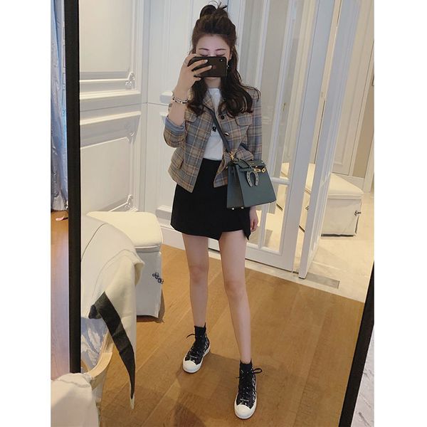 2021 new womens suit jacket all-match temperament womens spring and autumn suit jacket short baseball uniform top, Black;brown
2021 new womens suit jacket all-match temperament womens spring and autumn suit jacket short baseball uniform top, Black;brown
