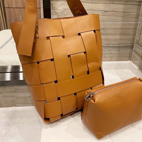 shoulder designer tote bag high-capacity luxury crossbody bags high-quality genuine leather fashion brand classic retro sacoche
shoulder designer tote bag high-capacity luxury crossbody bags high-quality genuine leather fashion brand classic retro sacoche