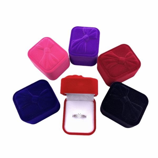 wholesale 10 pieces of flannel jewelry box proposal ring storage box bow knot flower gift jewelry packaging box, Black;white
wholesale 10 pieces of flannel jewelry box proposal ring storage box bow knot flower gift jewelry packaging box, Black;white