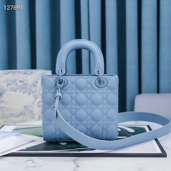 2020 designer luxury handbags purses women shoulder bag genuine leather with fabric cross-body saddle handbag bag 0001
2020 designer luxury handbags purses women shoulder bag genuine leather with fabric cross-body saddle handbag bag 0001