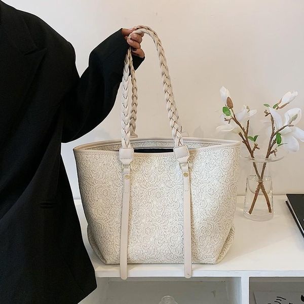 evening bags 2021fashion women's bag european and american style simple tote shoulder portable ladies handbags
evening bags 2021fashion women's bag european and american style simple tote shoulder portable ladies handbags