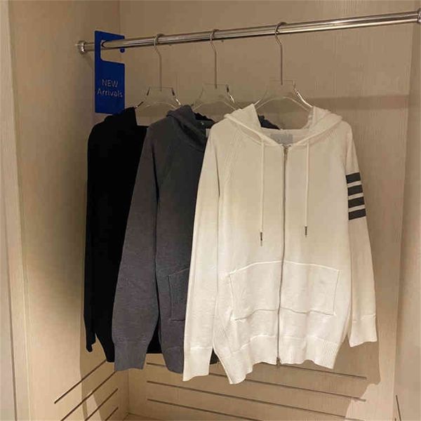 autumn new home knitted four bar sports cardigan men's and women's casual zipper jacket fashion, White
autumn new home knitted four bar sports cardigan men's and women's casual zipper jacket fashion, White