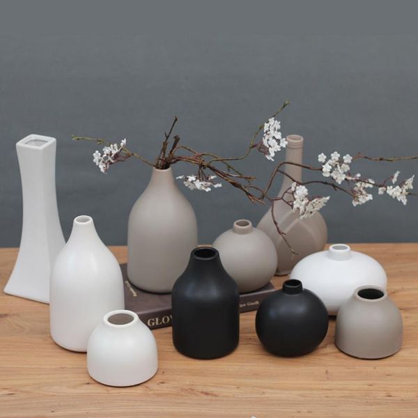 vases classical black / white ceramic vase tableporcelain dried flower chinese arts and crafts home decoration
vases classical black / white ceramic vase tableporcelain dried flower chinese arts and crafts home decoration