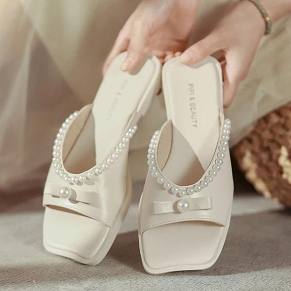 slippers elegant lady 2021 home flat sandals fashion beaded decoration women casual solid color square toe office woman shoes, Black
slippers elegant lady 2021 home flat sandals fashion beaded decoration women casual solid color square toe office woman shoes, Black