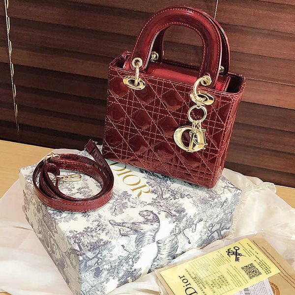 bag women's advanced feeling small fragrance single shoulder messenger versatile ins leisure fresh net red lattice
bag women's advanced feeling small fragrance single shoulder messenger versatile ins leisure fresh net red lattice