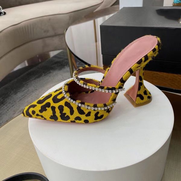 2021 new fashion leisure bing slipper women summer pumps shoes high crystal straps stiletto heels pointed toe party wedding sandals, Black
2021 new fashion leisure bing slipper women summer pumps shoes high crystal straps stiletto heels pointed toe party wedding sandals, Black