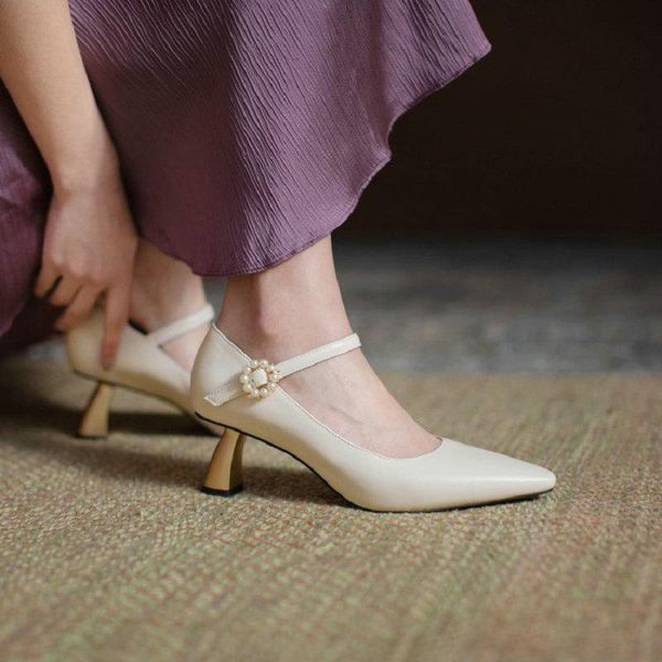 dress shoes zawsthia 2021 chic spring retro mature female pointed toe pearls buckle strap nude milky gold heels women mary janes pumps, Black
dress shoes zawsthia 2021 chic spring retro mature female pointed toe pearls buckle strap nude milky gold heels women mary janes pumps, Black