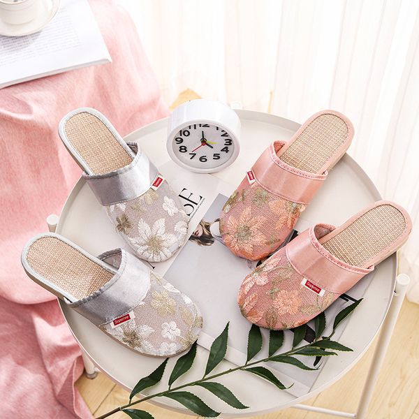 luxury slippers summer baotou gauze embroidered women's sandals, Black
luxury slippers summer baotou gauze embroidered women's sandals, Black