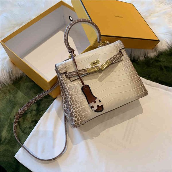 2021 new fashion hand large capacity slung women's little kelly bag temperament goddess
2021 new fashion hand large capacity slung women's little kelly bag temperament goddess