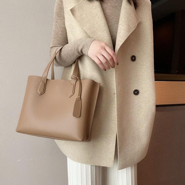 evening bags 2021 design leather large capacity one-shoulder bag fashion messenger multifunctional tote handbag for women
evening bags 2021 design leather large capacity one-shoulder bag fashion messenger multifunctional tote handbag for women
