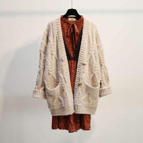 4195 autumn and winter thick cardigan women's loose outer wear medium length lazy hemp sweater, White;black
4195 autumn and winter thick cardigan women's loose outer wear medium length lazy hemp sweater, White;black
