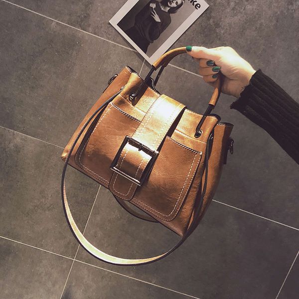 2021 style atmospheric handbag fashion single shoulder messenger large capacity simple and versatile guangzhou women's bag
2021 style atmospheric handbag fashion single shoulder messenger large capacity simple and versatile guangzhou women's bag