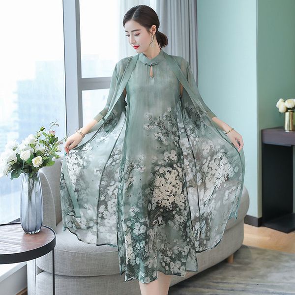 luxury cheongsam 2021 spring improved cheongsam women's suit chine tang style loose two-piece drs, Blue;red
luxury cheongsam 2021 spring improved cheongsam women's suit chine tang style loose two-piece drs, Blue;red