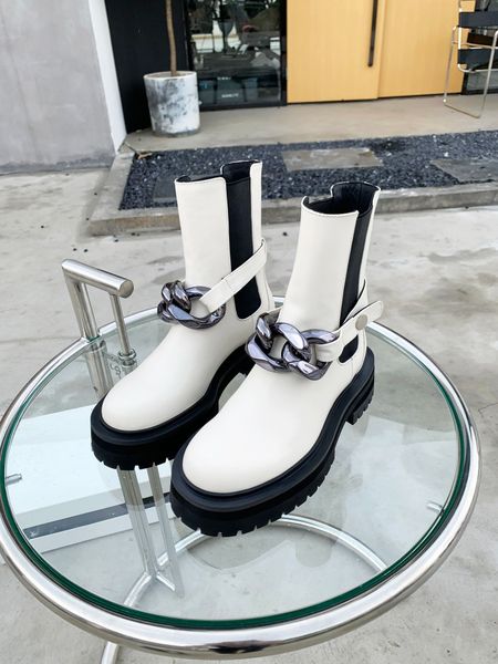 women chesil boots luxurious designer chain interlocking leather fashion classic boot with box 35-41 size, Black
women chesil boots luxurious designer chain interlocking leather fashion classic boot with box 35-41 size, Black
