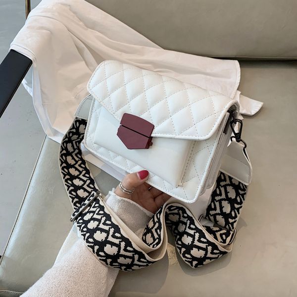 bag female 2021 spring and summer korean version messenger fashion embroidered thread color belt single shoulder bag mobile phone
bag female 2021 spring and summer korean version messenger fashion embroidered thread color belt single shoulder bag mobile phone