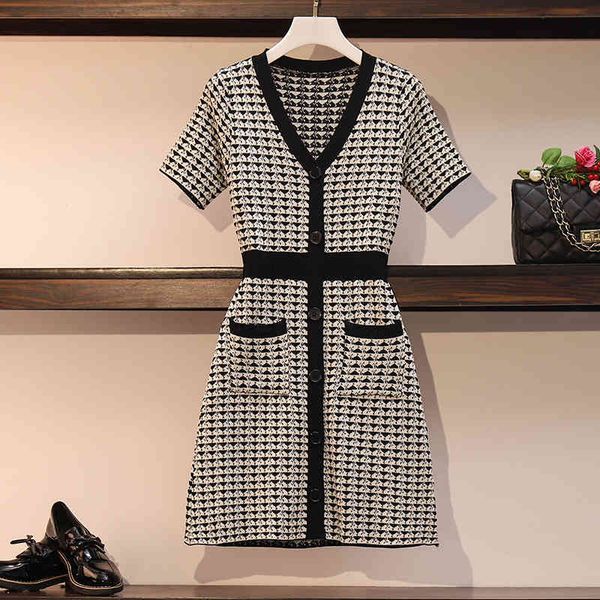 casual dresses summer women fashion v-neck single breasted knit sweater 2021 vintage short sleeve slim mini vestidos 810v, Black;gray
casual dresses summer women fashion v-neck single breasted knit sweater 2021 vintage short sleeve slim mini vestidos 810v, Black;gray
