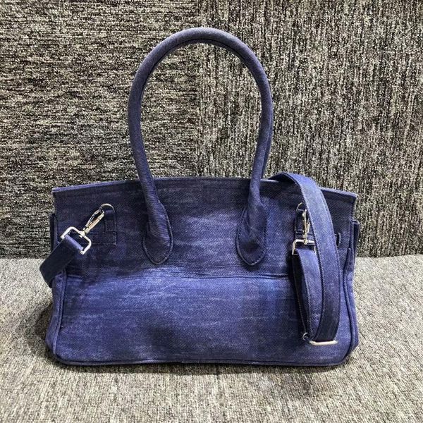 cabbage price autumn winter versatile women's handbag large capacity bag single shoulder
cabbage price autumn winter versatile women's handbag large capacity bag single shoulder