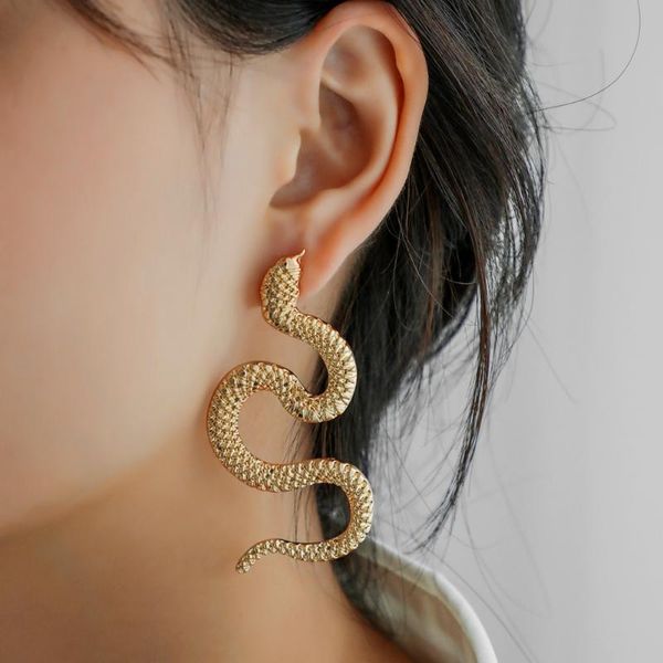stud europe jewelry personality distorted snake geometric female exaggerated embossed earrings, Golden;silver
stud europe jewelry personality distorted snake geometric female exaggerated embossed earrings, Golden;silver