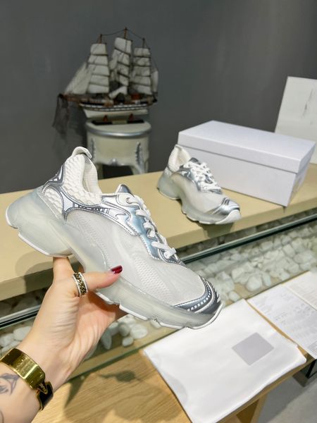 2021 designer casual shoes high low sneakers embroidery printed alphabet technical canvas women men leather bee classic trainers 35-44 1216, Black
2021 designer casual shoes high low sneakers embroidery printed alphabet technical canvas women men leather bee classic trainers 35-44 1216, Black