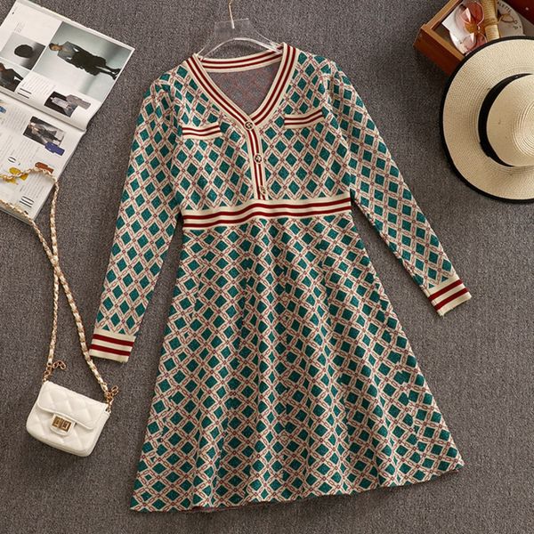 2021 fashion autumn winter vintage women new v neck long sleeve geometric patterns a-line knit sweater robe femme 4plz, Black;gray
2021 fashion autumn winter vintage women new v neck long sleeve geometric patterns a-line knit sweater robe femme 4plz, Black;gray