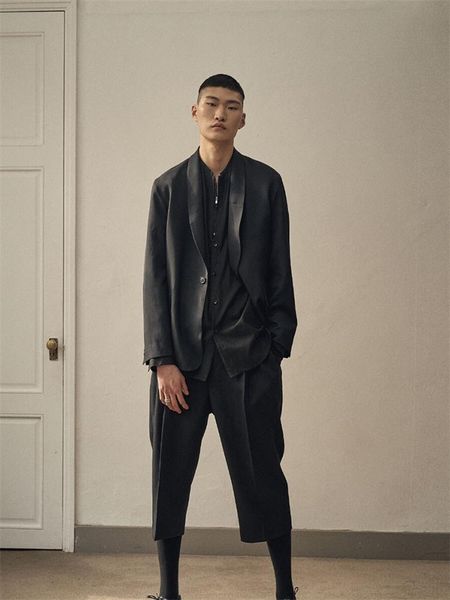 men's suits & blazers spring lapel solid color fashion retro casual suit jacket young loose single button design, White;black
men's suits & blazers spring lapel solid color fashion retro casual suit jacket young loose single button design, White;black