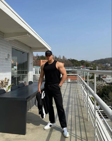 men' tank 2021 men tight gym fitness workout cotton vest muscle sports leisure jogging sleeveless shirt, White;black
men' tank 2021 men tight gym fitness workout cotton vest muscle sports leisure jogging sleeveless shirt, White;black