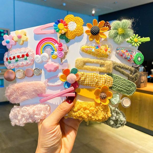 1 set autumn and winter children cute cartoon knit flower ornament hair clips girls lovely nylon hairpins kids hair accessories, Slivery;white 
1 set autumn and winter children cute cartoon knit flower ornament hair clips girls lovely nylon hairpins kids hair accessories, Slivery;white