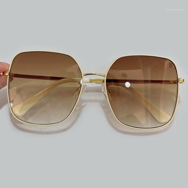 trendy all-match design women men sunglasses gradient alloy frame eyewear lentes de sol mujer, White;black
trendy all-match design women men sunglasses gradient alloy frame eyewear lentes de sol mujer, White;black