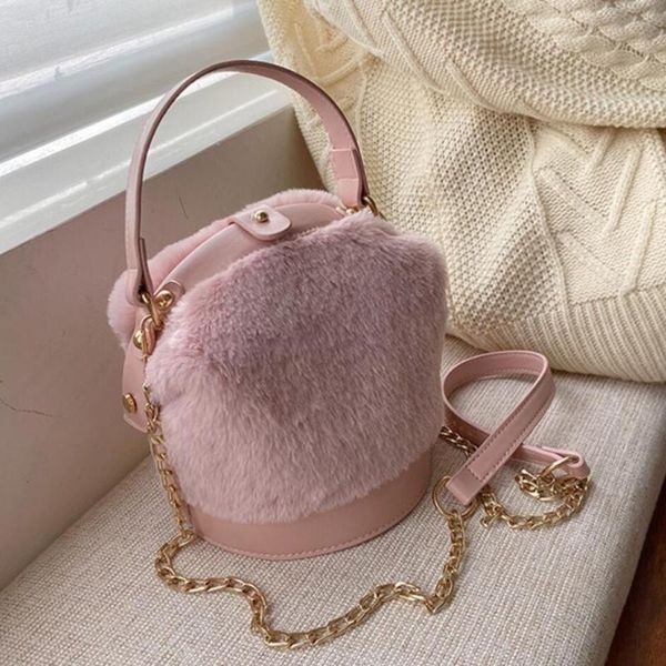 cross body elegant female tote bucket bag 2021 winter high-quality soft plush women's designer handbag chain shoulder messenger
cross body elegant female tote bucket bag 2021 winter high-quality soft plush women's designer handbag chain shoulder messenger
