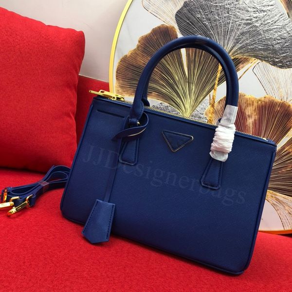 luxurys designer bags fashion trends ladies women designers famous brands handbag messenger shoulder hand crossbody armpit branded bag
luxurys designer bags fashion trends ladies women designers famous brands handbag messenger shoulder hand crossbody armpit branded bag