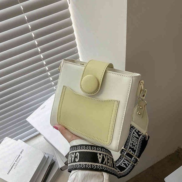 2022 factory wholesale single shoulder messenger, wide shoulder strap, bucket small bag, new korean version, online red fashion women's
2022 factory wholesale single shoulder messenger, wide shoulder strap, bucket small bag, new korean version, online red fashion women's