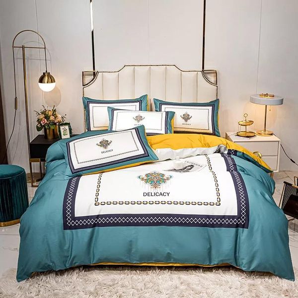 four-piece bed, light luxury style, thick, brushed european-style bed sheet quilt cover, simple quilt cover
four-piece bed, light luxury style, thick, brushed european-style bed sheet quilt cover, simple quilt cover