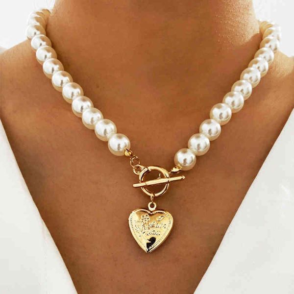 vintage boho gold pearl chain necklace for women female fashion heart love lock pendant choker necklace women trend jewelry gift, Silver
vintage boho gold pearl chain necklace for women female fashion heart love lock pendant choker necklace women trend jewelry gift, Silver