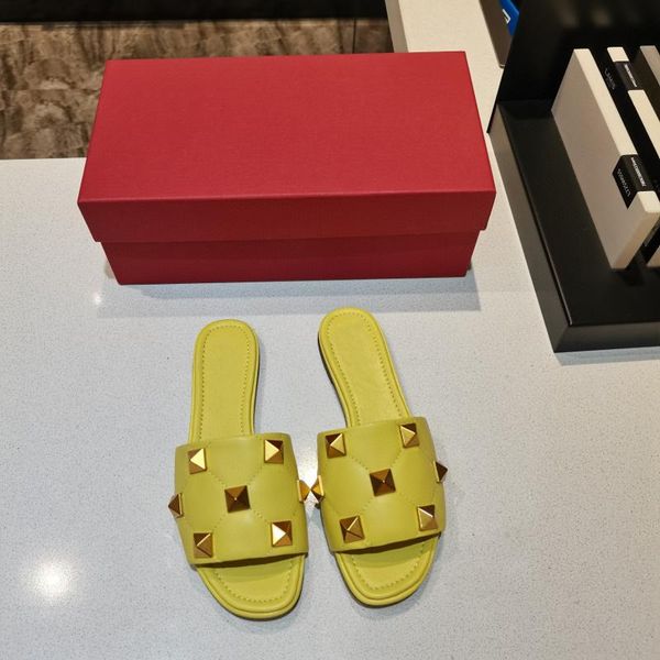 leisure leather slippers for women spring 2021 leisure versatile sandals for summer wear flat flat solid color beach shoes soft, Black
leisure leather slippers for women spring 2021 leisure versatile sandals for summer wear flat flat solid color beach shoes soft, Black