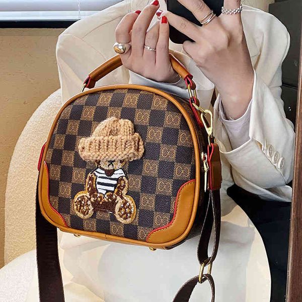 2022 factory wholesale bag female printed badge handbag korean casual simple one shoulder messenger backpack td7q
2022 factory wholesale bag female printed badge handbag korean casual simple one shoulder messenger backpack td7q